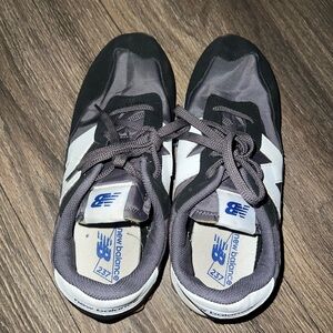 New balance shoes
